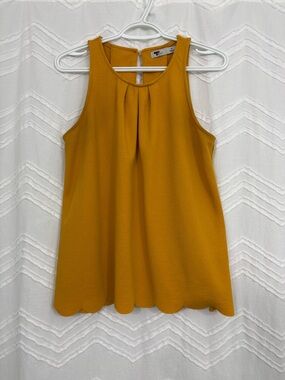 Temt Mustard Pleated Scallop-Hem Tank